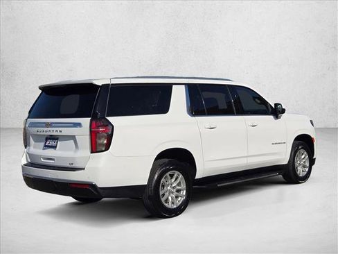Used 2023 Chevrolet Suburban LT image 5