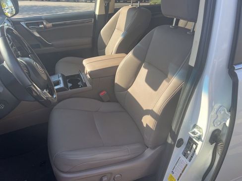 Used 2023 Lexus GX 460 Premium AWD/4WD image 34