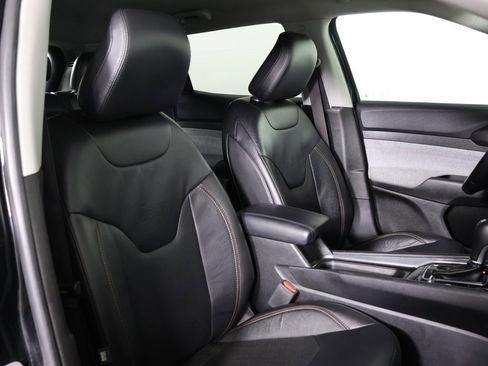 Used 2022 Jeep Compass Latitude image 25