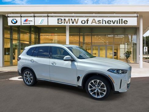 New 2026 BMW X5 xDrive40i w/ Premium Package AWD/4WD image 1