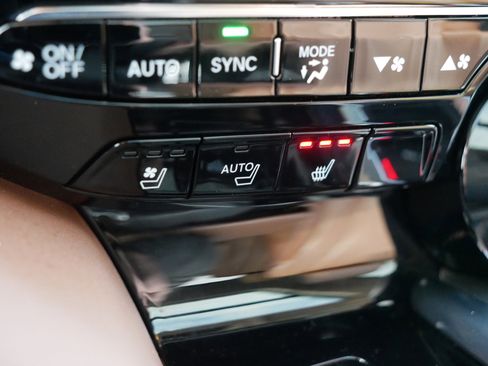 Certified 2024 Acura MDX SH-AWD w/ Advance Package image 28