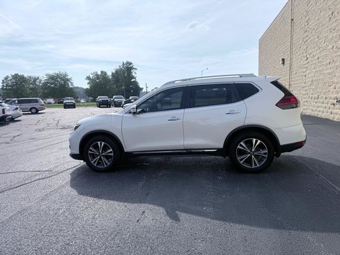 Used 2017 Nissan Rogue SL FWD image 2