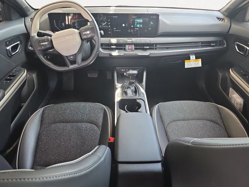 Certified 2025 Kia K4 GT-Line w/ GT-Line Sunroof Package FWD image 2
