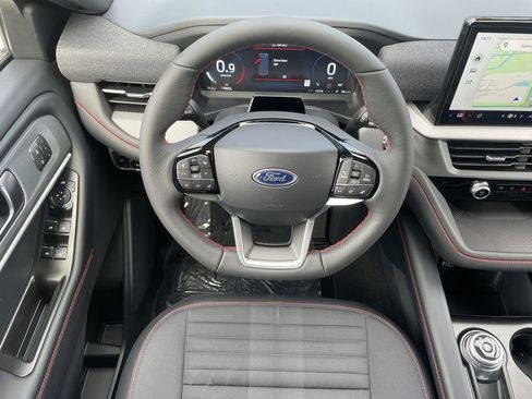 New 2026 Ford Explorer ST-Line w/ ST-Line Street Pack RWD image 16