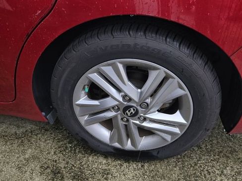 Used 2019 Hyundai Elantra Value Edition FWD image 11