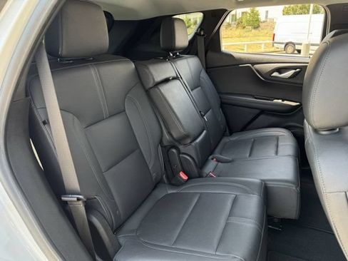 Used 2022 Chevrolet Blazer LT w/ Sound & Technology Package FWD image 33