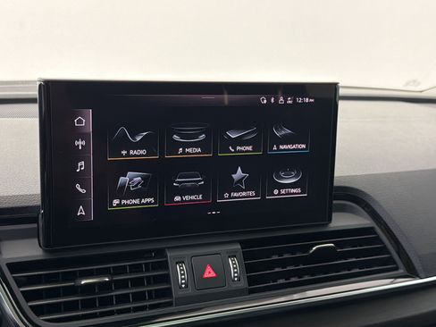 Used 2023 Audi Q5 2.0T Premium w/ Convenience Package AWD/4WD image 28