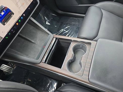 Used 2022 Tesla Model X image 23