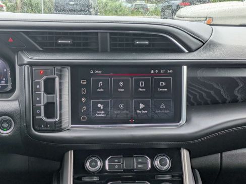 Used 2024 GMC Yukon Denali RWD image 19