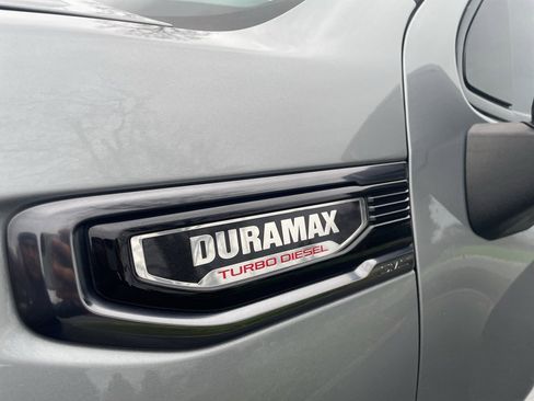 Used 2023 GMC Sierra 1500 AT4 w/ Technology Package image 11