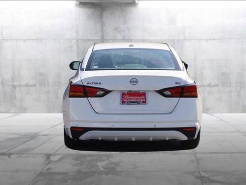 Used 2024 Nissan Altima 2.5 SV image 6