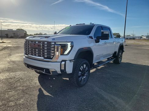 Used 2024 GMC Sierra 2500 Denali w/ Denali Reserve Package image 2