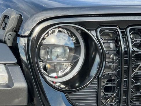 Used 2024 Jeep Wrangler Unlimited image 10