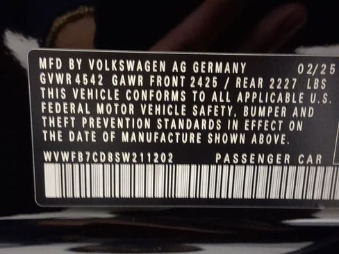 Used 2025 Volkswagen Golf R Black Edition image 17