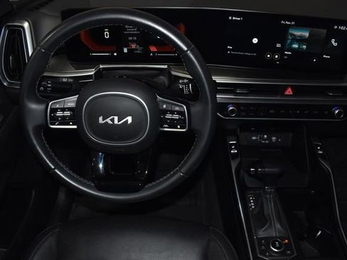 Used 2024 Kia Sorento S image 14
