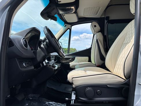 Used 2020 Mercedes-Benz Sprinter 3500 image 18