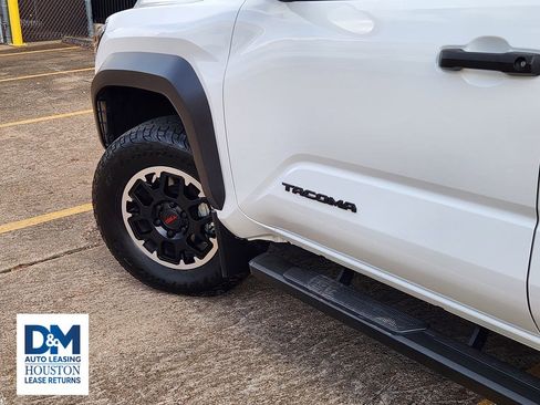 Used 2024 Toyota Tacoma TRD Off-Road image 16