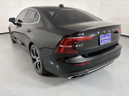Used 2020 Volvo S60 T5 Inscription image 6