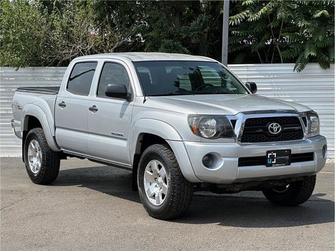 Used 2011 Toyota Tacoma 4x4 Double Cab w/ TRD Off-Road Pkg image 8