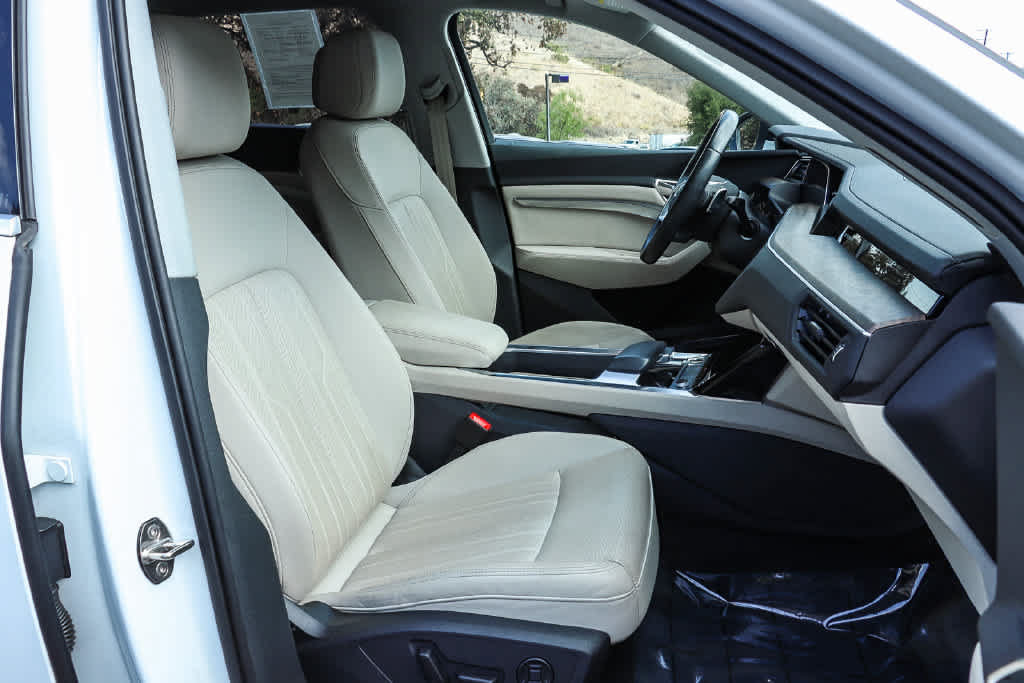 Used 2024 Audi Q8 e-tron Premium Plus w/ Premium Plus Package AWD/4WD image 19