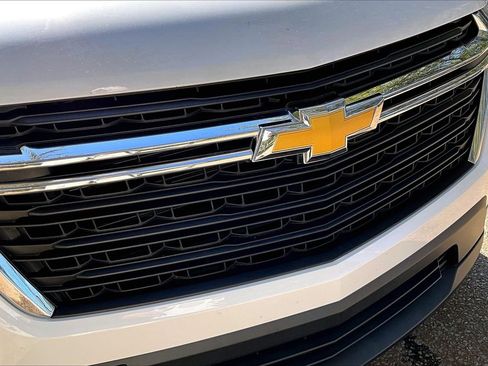 Used 2023 Chevrolet Traverse LS image 30