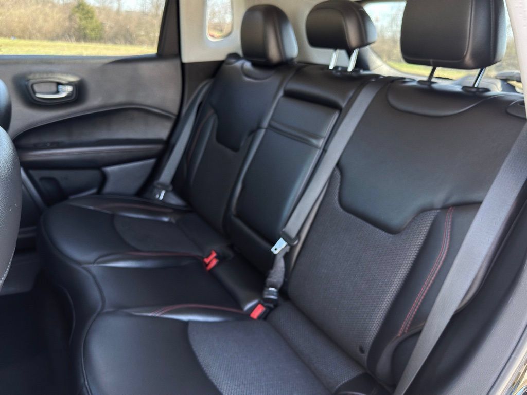 Used 2019 Jeep Compass Trailhawk AWD/4WD image 18