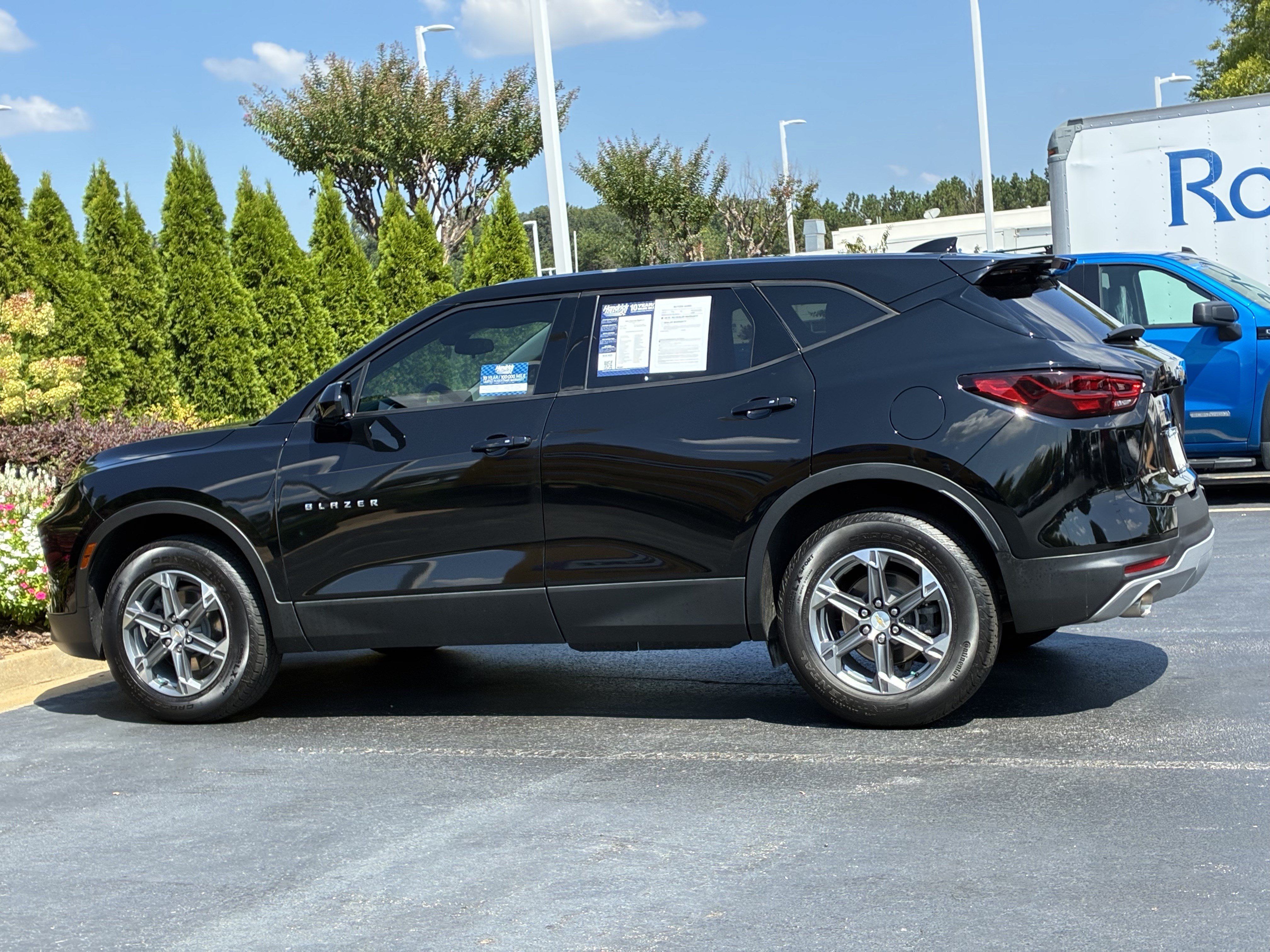 Used 2023 Chevrolet Blazer LT FWD image 9