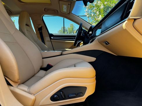 Certified 2023 Porsche Panamera AWD/4WD image 26