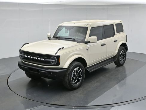 New 2026 Ford Bronco Outer Banks AWD/4WD image 36