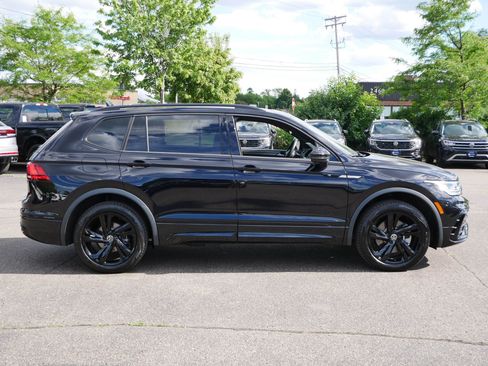 Certified 2024 Volkswagen Tiguan SE R-Line AWD/4WD image 8