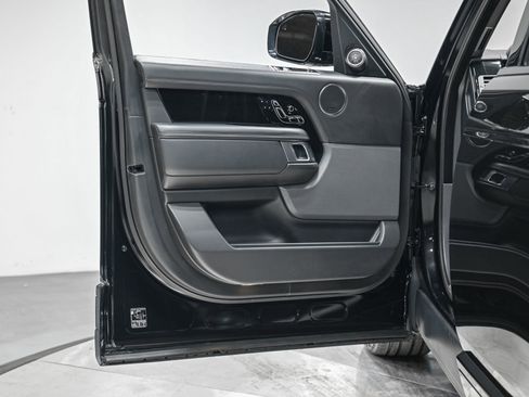 Used 2022 Land Rover Range Rover P525 Westminster Edition image 13