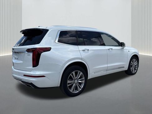 Used 2023 Cadillac XT6 Premium Luxury w/ Technology Package AWD/4WD image 5