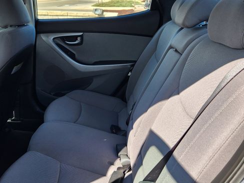 Used 2015 Hyundai Elantra SE FWD image 10