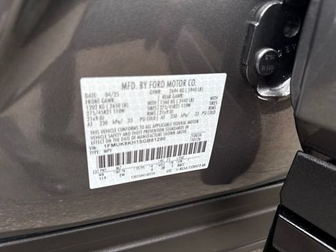 Used 2025 Ford Explorer ST-Line w/ ST-Line Street Pack AWD/4WD image 28