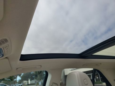 Used 2024 Mercedes-Benz GLE 450 4MATIC image 32