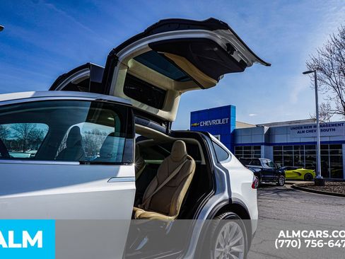 Used 2017 Tesla Model X 90D image 24