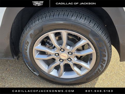 Used 2024 GMC Terrain SLT image 33