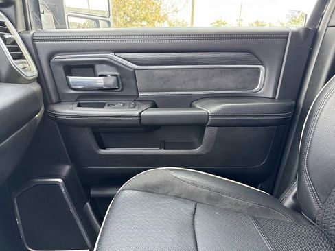 Used 2024 RAM 3500 Laramie w/ Night Edition image 32