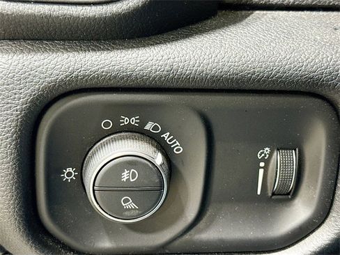 Used 2021 RAM 1500 Big Horn image 12