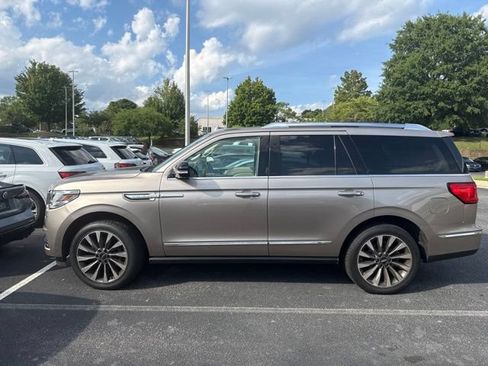 Used 2018 Lincoln Navigator Select AWD/4WD image 13