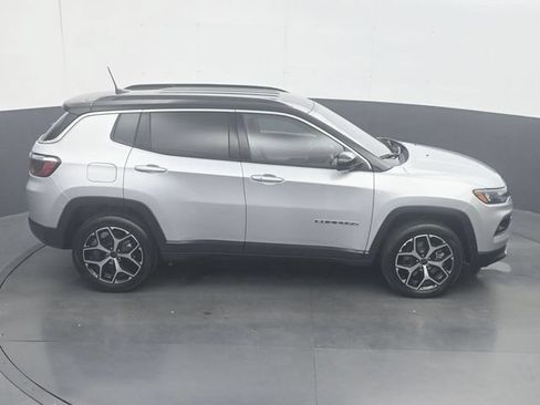 Used 2025 Jeep Compass Limited AWD/4WD image 26