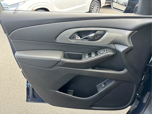 Certified 2023 Chevrolet Traverse LT FWD image 21