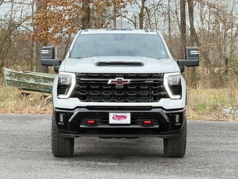 New 2026 Chevrolet Silverado 2500 ZR2 image 14