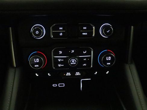 Used 2023 Chevrolet Tahoe LT w/ LT Signature Plus Package AWD/4WD image 29