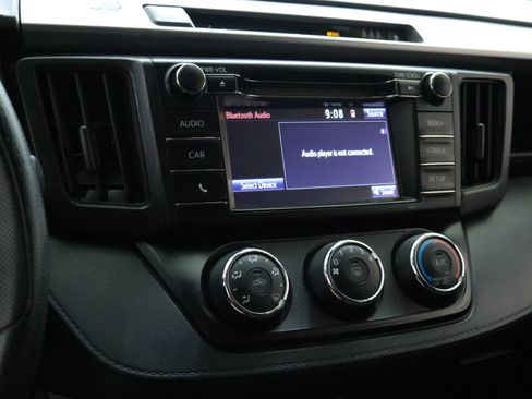 Used 2018 Toyota RAV4 LE image 17