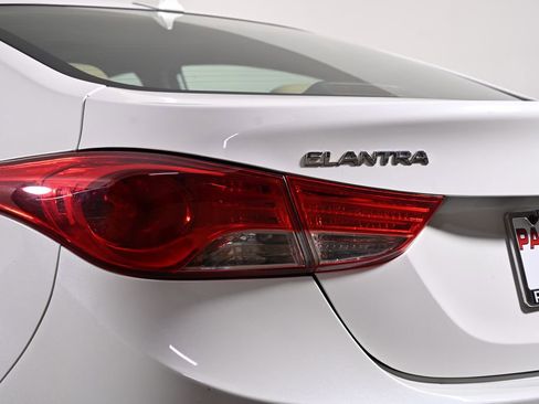 Used 2013 Hyundai Elantra Limited FWD image 8