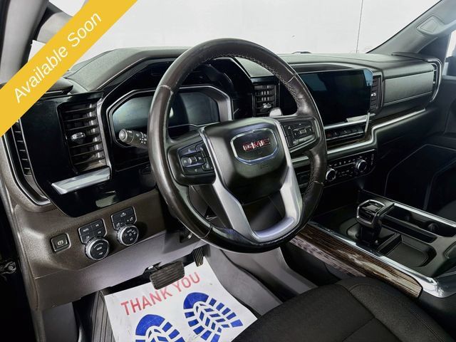 Used 2022 GMC Sierra 1500 Elevation w/ LPO, Elevation Black Package AWD/4WD image 9