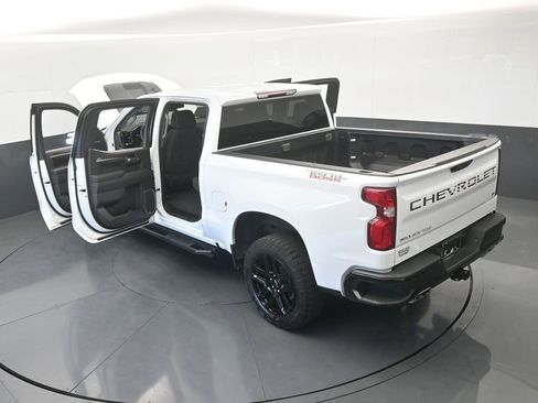 Used 2022 Chevrolet Silverado 1500 LT Trail Boss image 69