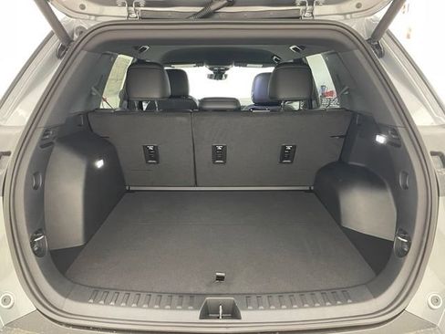 New 2026 Chevrolet Equinox LT w/ Convenience Package II AWD/4WD image 12