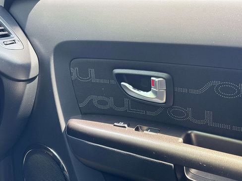 Used 2013 Kia Soul + FWD image 23